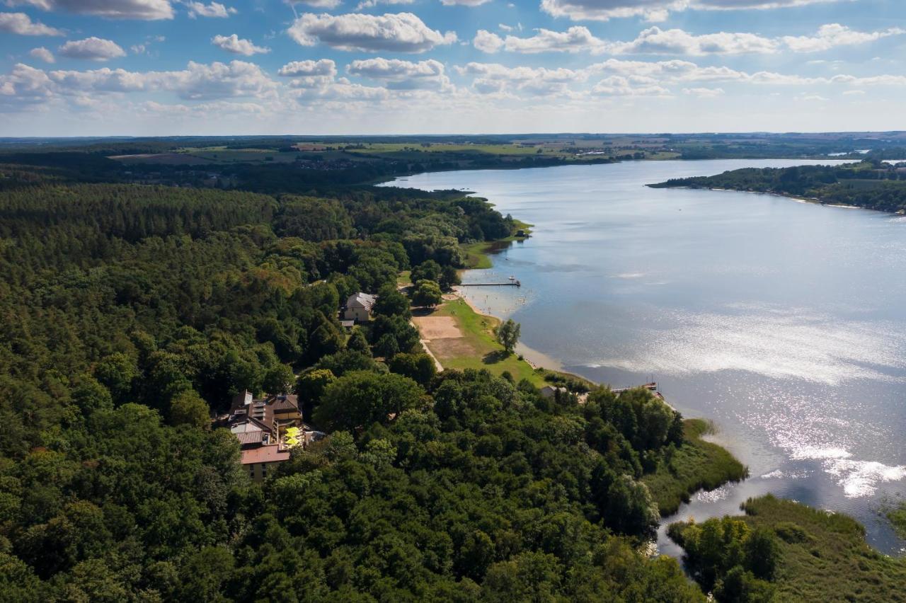 Strandhaus Am Inselsee Hotel Guestrow Exterior photo