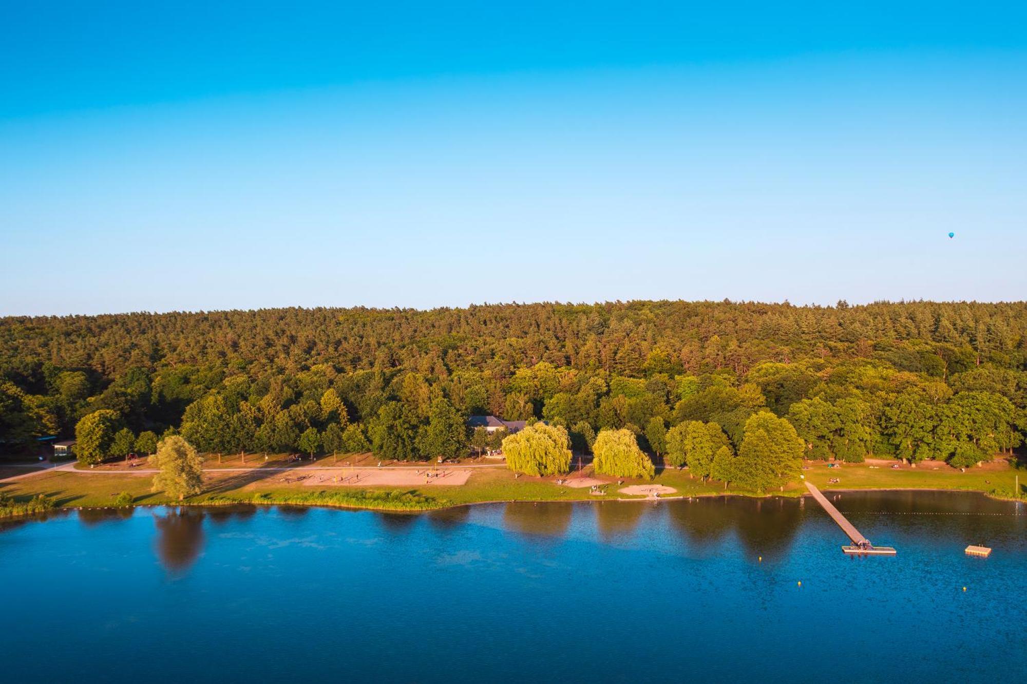 Strandhaus Am Inselsee Hotel Guestrow Exterior photo