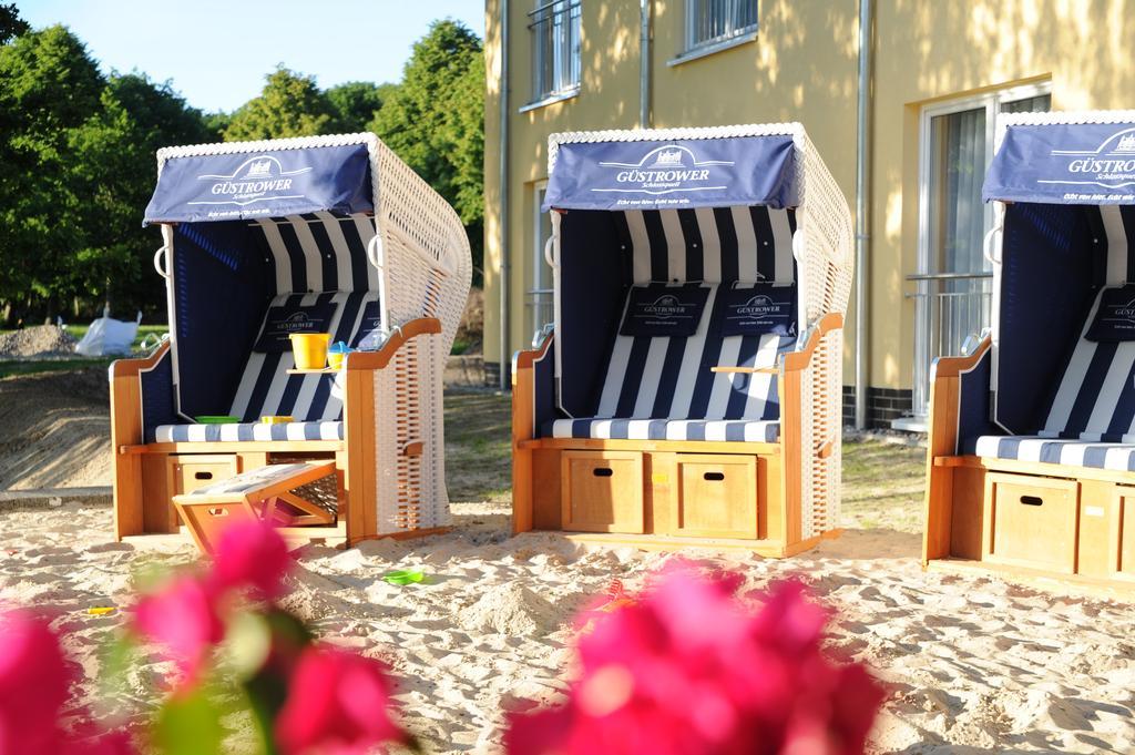 Strandhaus Am Inselsee Hotel Guestrow Exterior photo