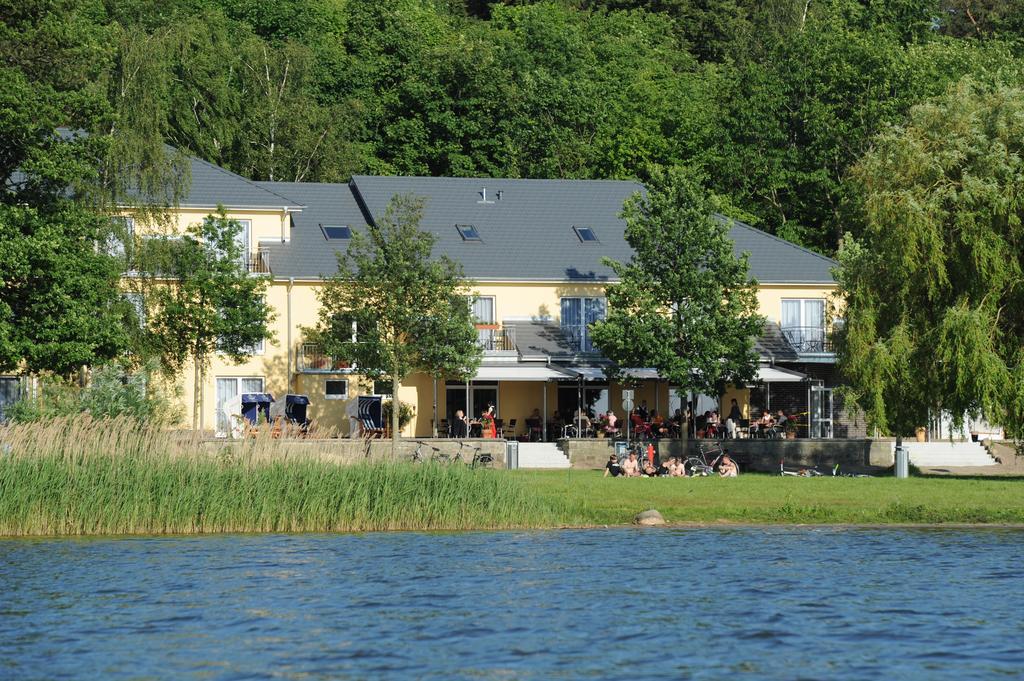 Strandhaus Am Inselsee Hotel Guestrow Exterior photo