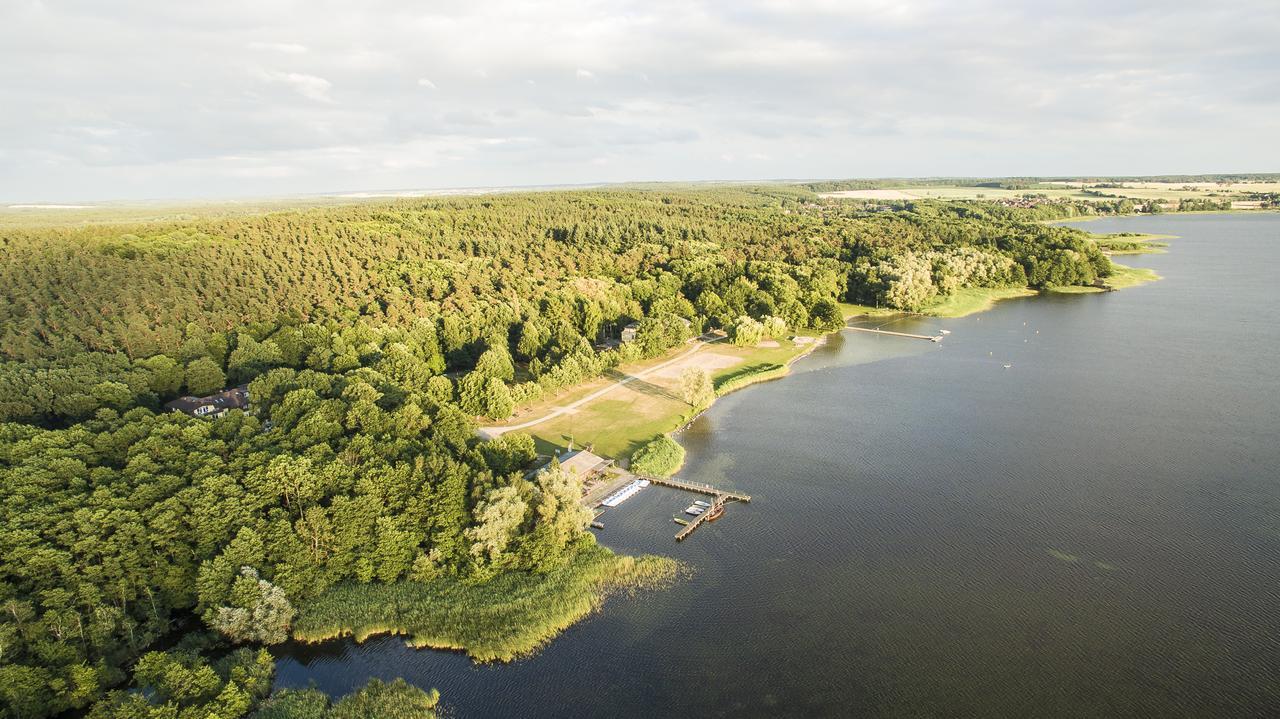 Strandhaus Am Inselsee Hotel Guestrow Exterior photo